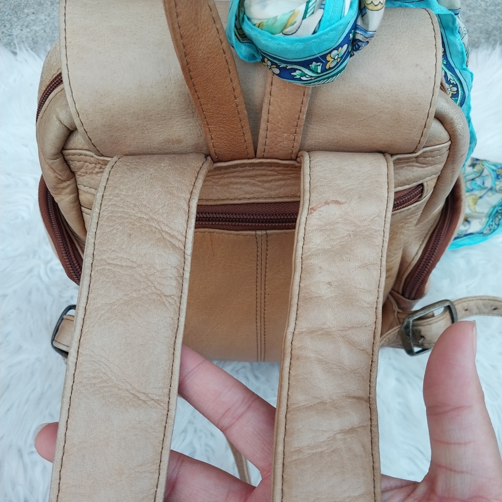 Le Donne Leather Backpack - Picture 6 of 15